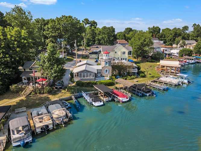 12 Beacon Light Lane Buckeye Lake, OH 43008
