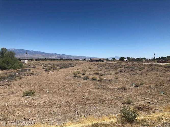 671 S Cynthia St Pahrump, NV 89048