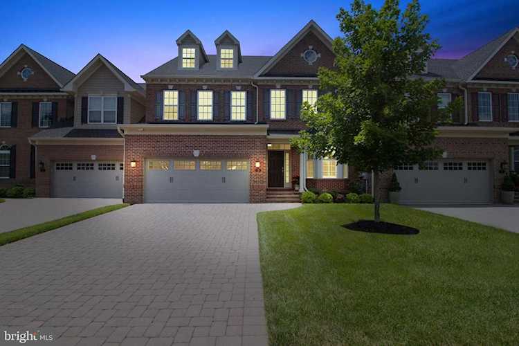 3 Rittenhouse CIRCLE Newtown, PA 18940