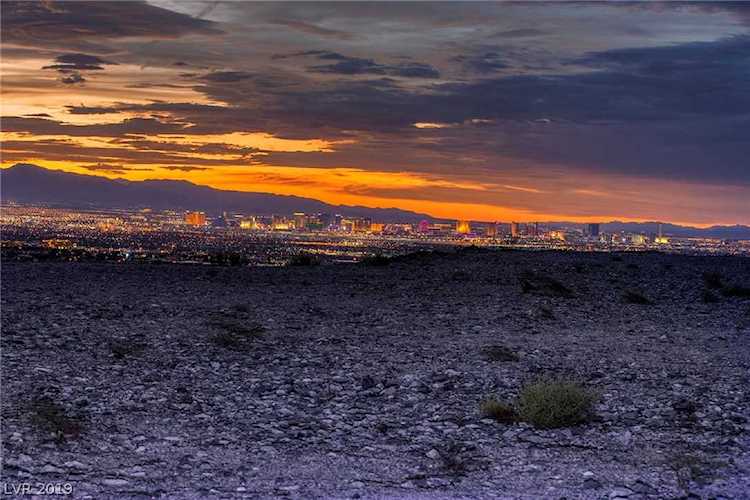 720 Dragon Peak Dr Henderson, NV 89012