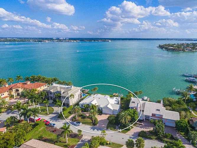224 Seagull Ln Sarasota, FL 34236