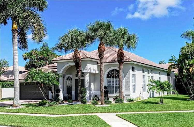 19525 Dinner Key Dr Boca Raton, FL 33498
