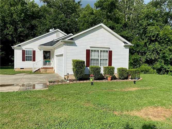 11926 Stewarts Crossing Dr Charlotte, NC 28215 | MLS 3638581 Photo 1