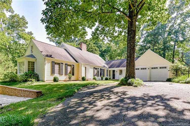 2823 Colony Rd Charlotte, NC 28211