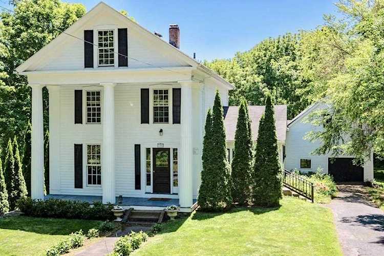 188 Southville Rd Southborough, MA 01772