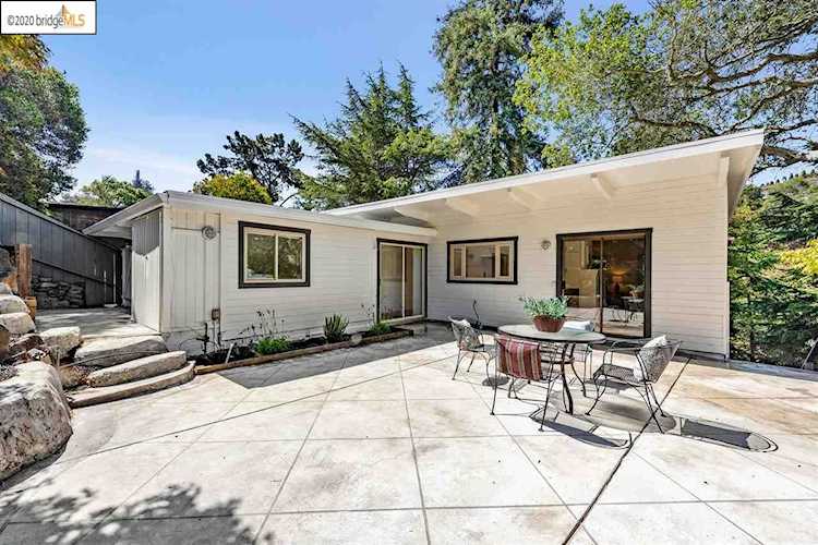 12 Echo Ln Piedmont, CA 94618