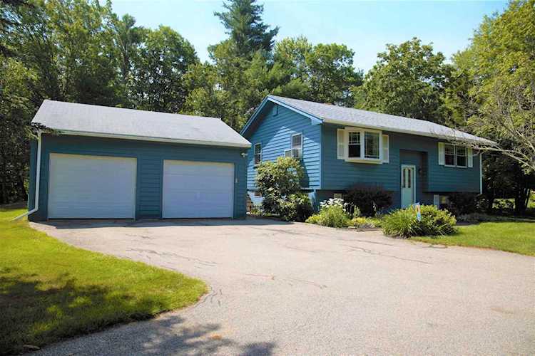 11 Peter Weare Rd York, ME 03902