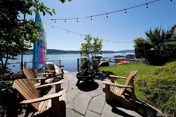 1454 West Lake Sammamish Parkway NE Bellevue, WA 98008
