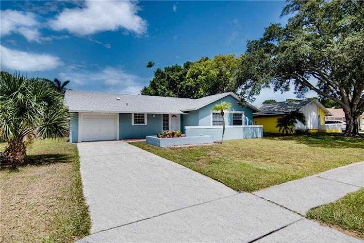 10050 82nd St Seminole, FL 33777