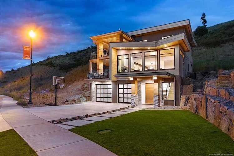5621 Mountainside Drive Kelowna, BC V1W5G5