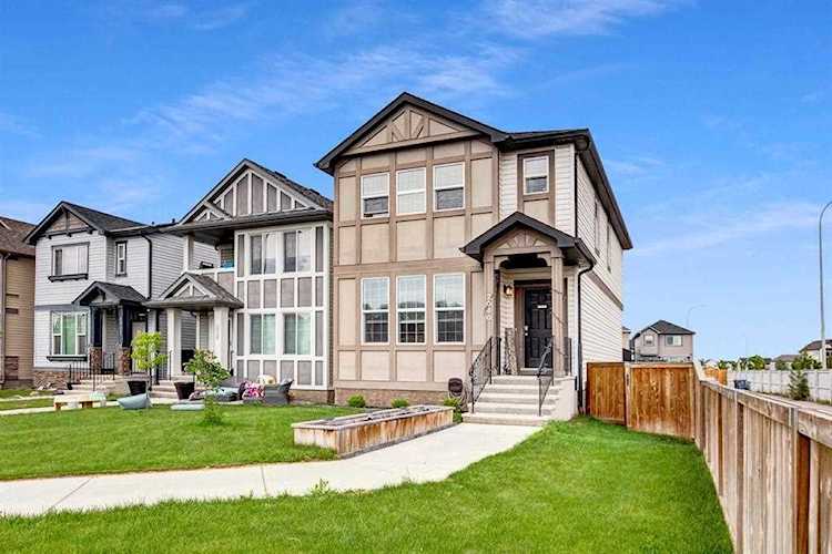 2040 New Brighton Grove Calgary, AB T2Z 1G1