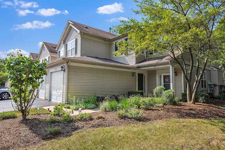 1358 Brookdale Dr #1358 Carpentersville, IL 60110