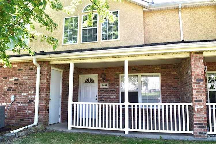 1681 E 120th St Olathe, KS 66061