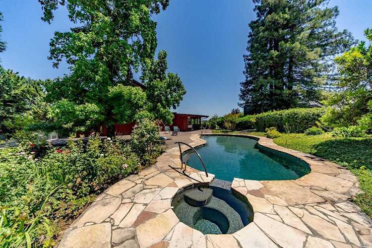 3875 W Dry Creek Road Healdsburg, CA 95448