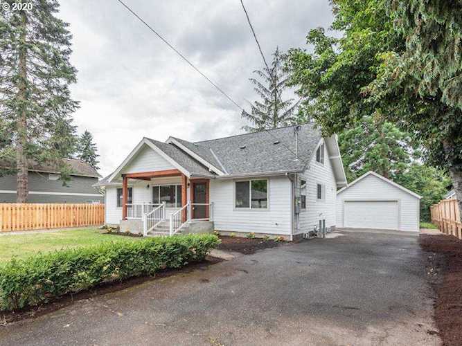 15645 SE Rainier Ave Clackamas, OR 97015