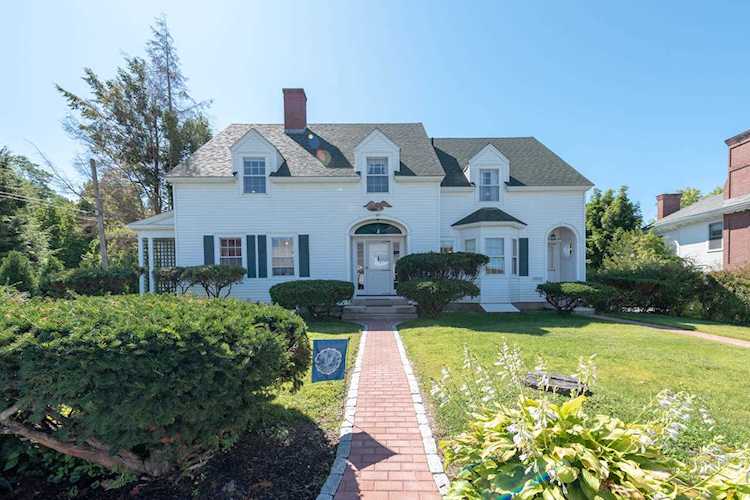 69 South Main St Wolfeboro, NH 03894