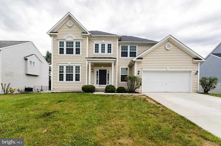 294 Brandenburg Dr Falling Waters, WV 25419