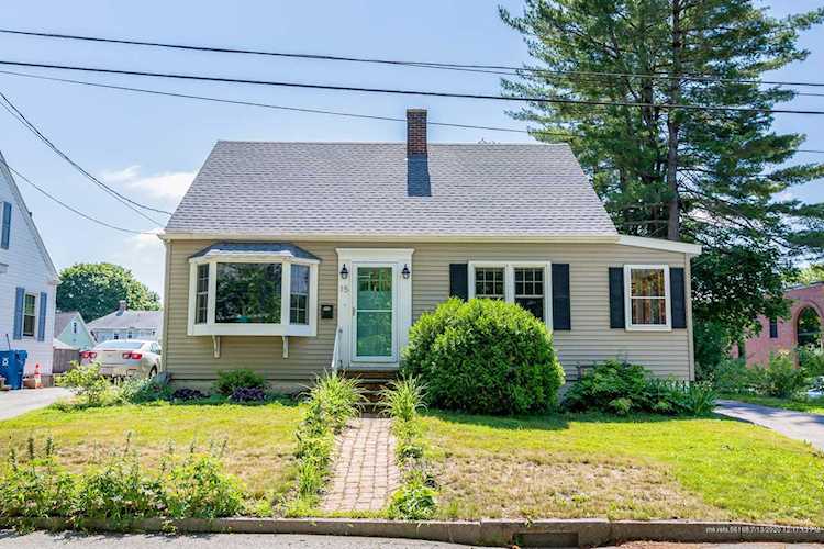 15 Edgeworth Ave Portland, ME 04103