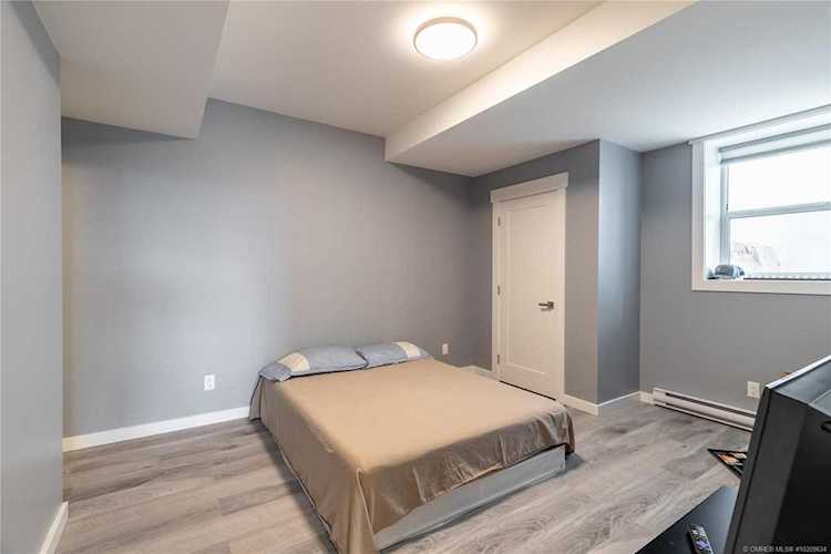 1088 Clarance Avenue Kelowna, BC V1W5H6