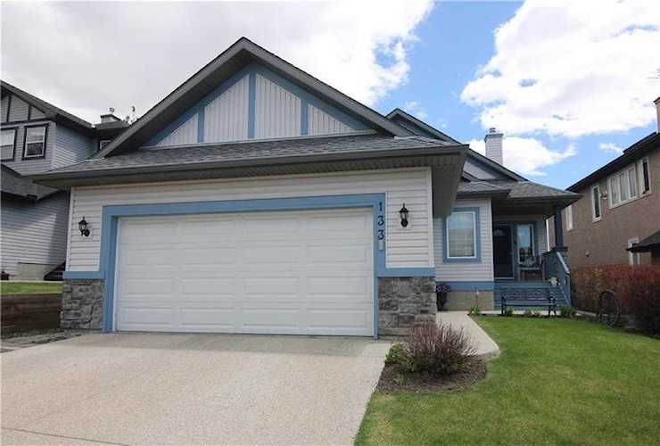 133 Hidden Creek Rd NW Calgary, AB T3A 6L6
