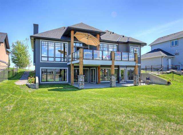 977 East Lakeview Rd Chestermere, AB T1X 1R2