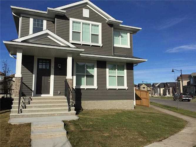 31 Elgin Meadows Rd SE Calgary, AB T2Z 0S1