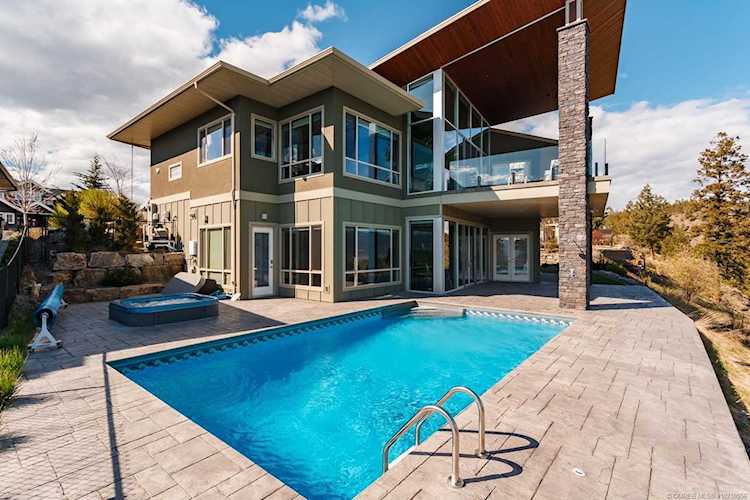 153 Ledge Rock Court Kelowna, BC V1V3A2