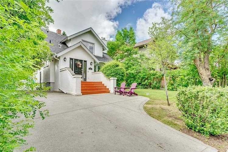 111 Scarboro Ave SW Calgary, AB T3C 2H2