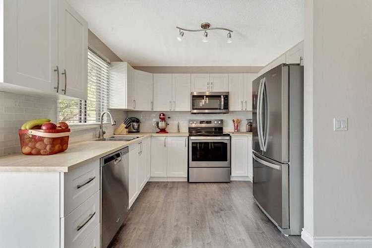 21 Templegreen Rd NE Calgary, AB T1Y 4Y9