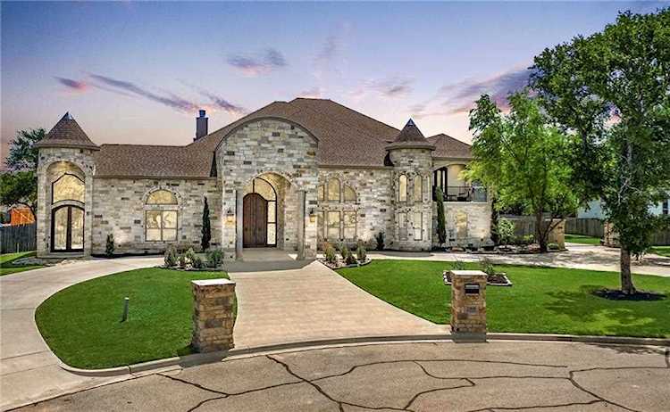 11040 Hidden Bluff Mcgregor, TX 76657