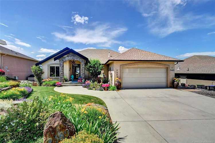2489 Selkirk Drive Kelowna, BC V1V2V6