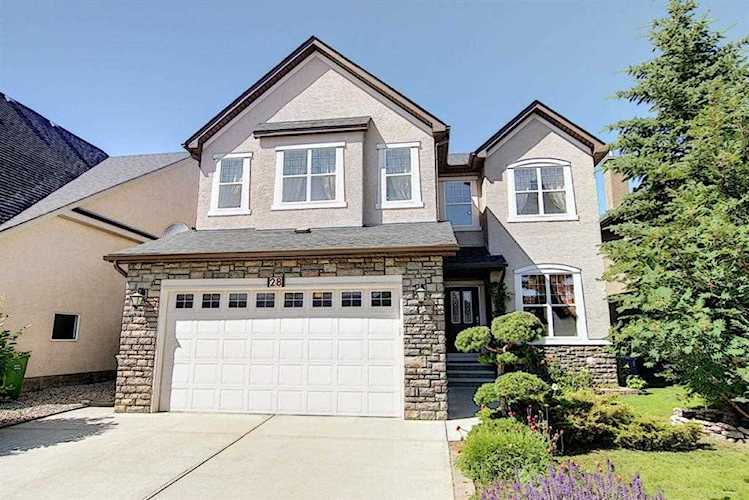 28 Evergreen Row SW Calgary, AB T2Y 5B1