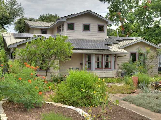 2002 Brentwood St Austin, TX 78757