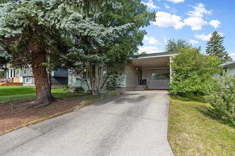 4827 Nipawin Crescent NW Calgary, AB T2K 2H8