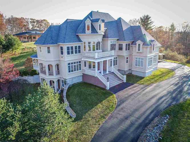 7 Whiskey Rebellion Ct Bedford, NH 03110