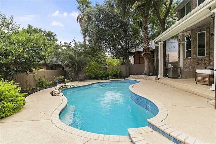 10129 Planters Woods Dr Austin, TX 78730