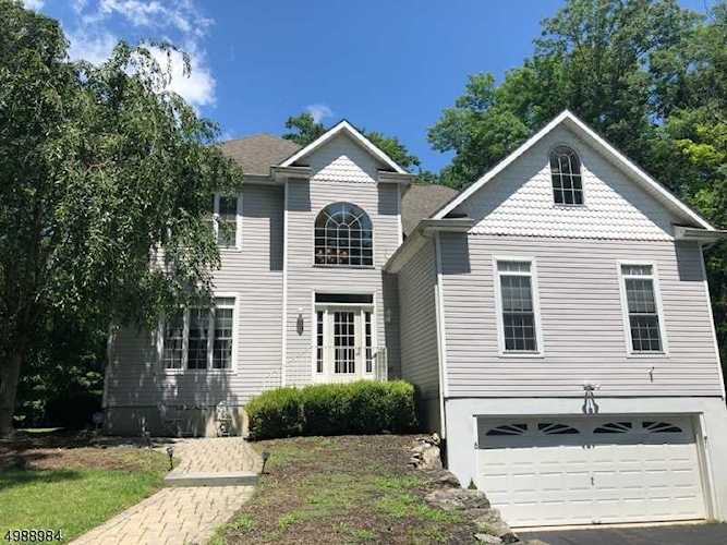 6 Carriage Dr Green Twp., NJ 07821