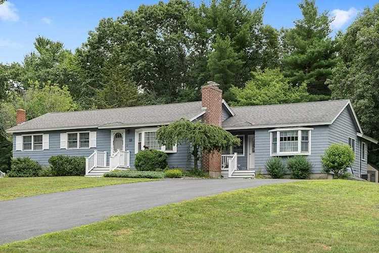 18 Biscayne Dr Chelmsford, MA 01824