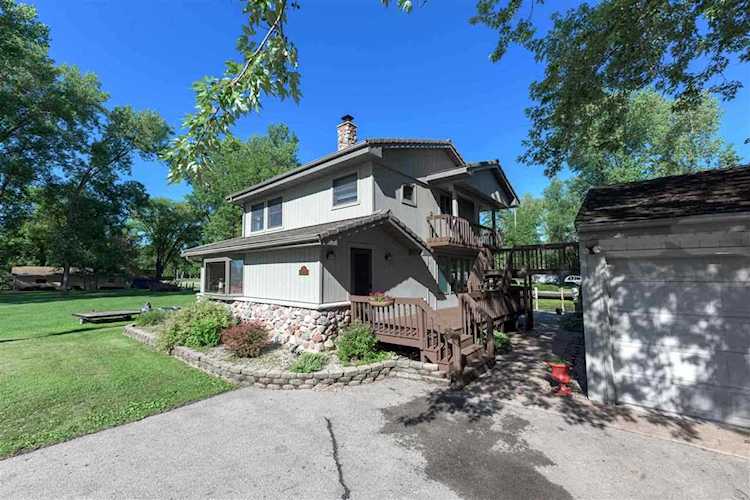 6820 Sunset Trl Winneconne, WI 54986
