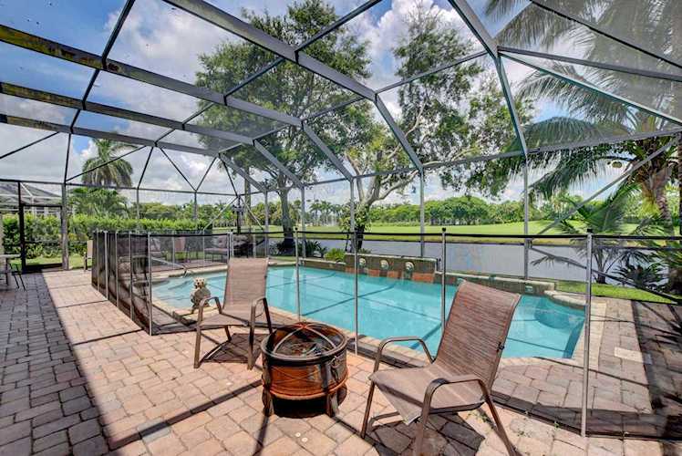 6308 Old Medinah Circle Lake Worth, FL 33463