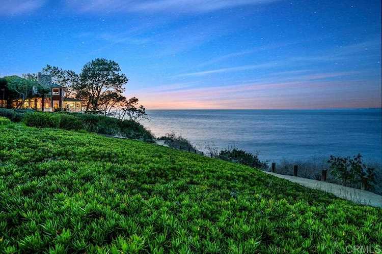 1369 Coast Walk La Jolla, CA 92037