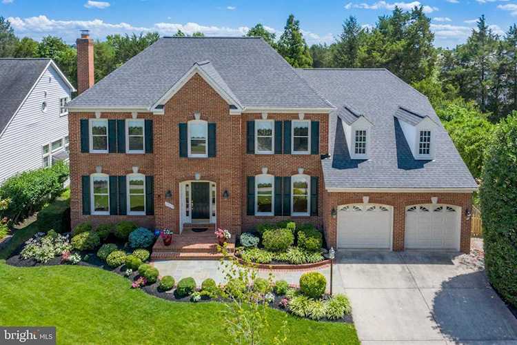 43223 Maple Cross St Chantilly, VA 20152