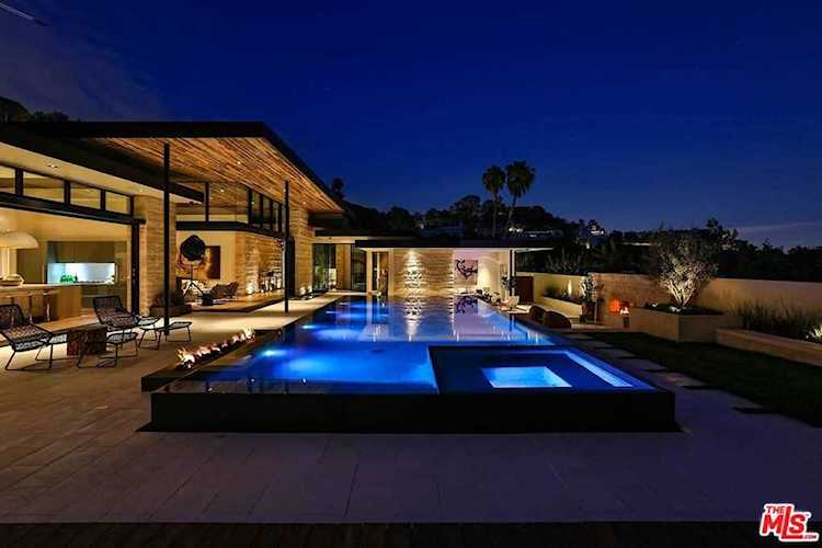 1853 Marcheeta Place Los Angeles, CA 90069