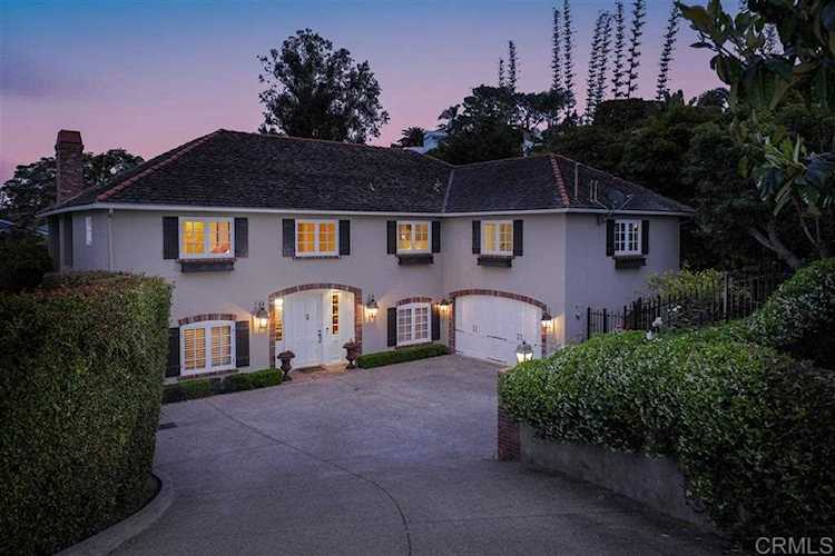 7695 Hillside Dr La Jolla, CA 92037