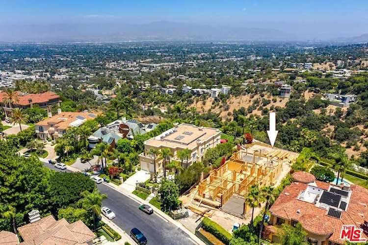 13980 Aubrey CA 90210