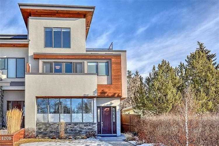 1208 26 St SW Calgary, AB T3C 1K2