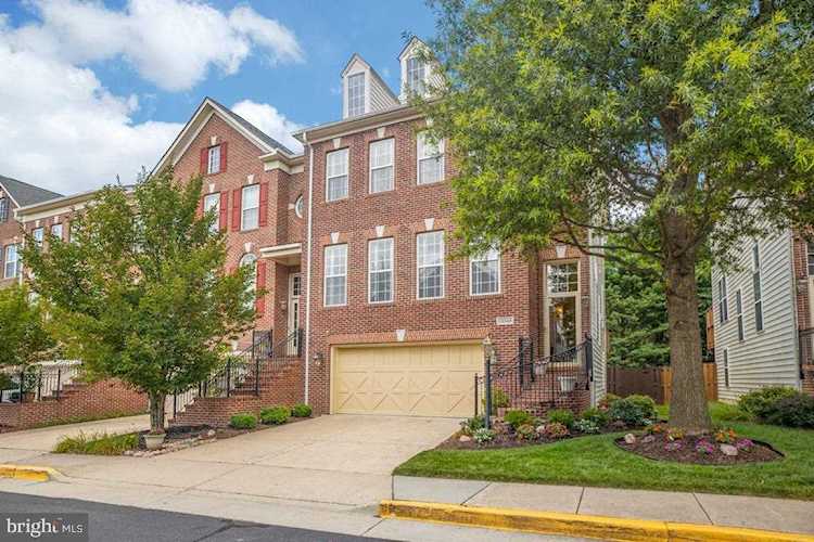13048 Greg Roy Ln Herndon, VA 20171