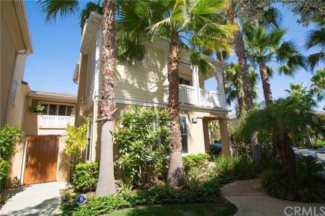 8238 Noelle Drive Huntington Beach, CA 92646