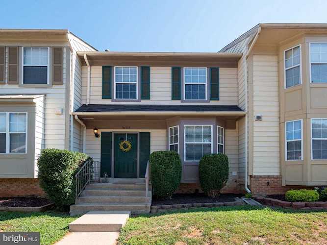 5008 Lambsgate Ln Woodbridge, VA 22193