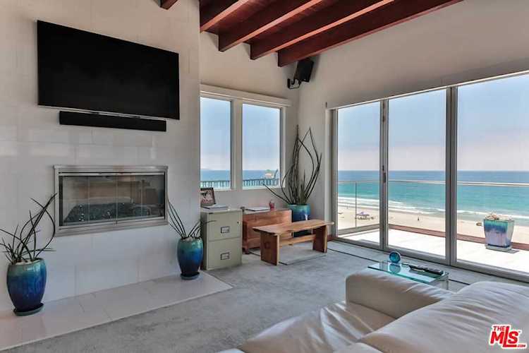 1516 The Strand Manhattan Beach, CA 90266